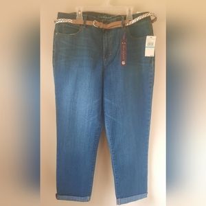 Gloria Vanderbilt Jean Capris women's size 12 NEW